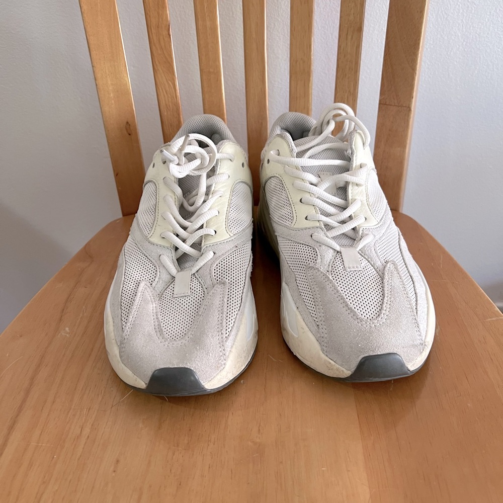 Yeezy boost 700 ‘Analog’